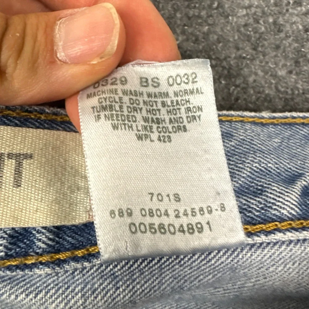 Levis 560 Jeans Mens 36x30 Blue Light Wash Comfort Fit Loose Tapered Denim 0404